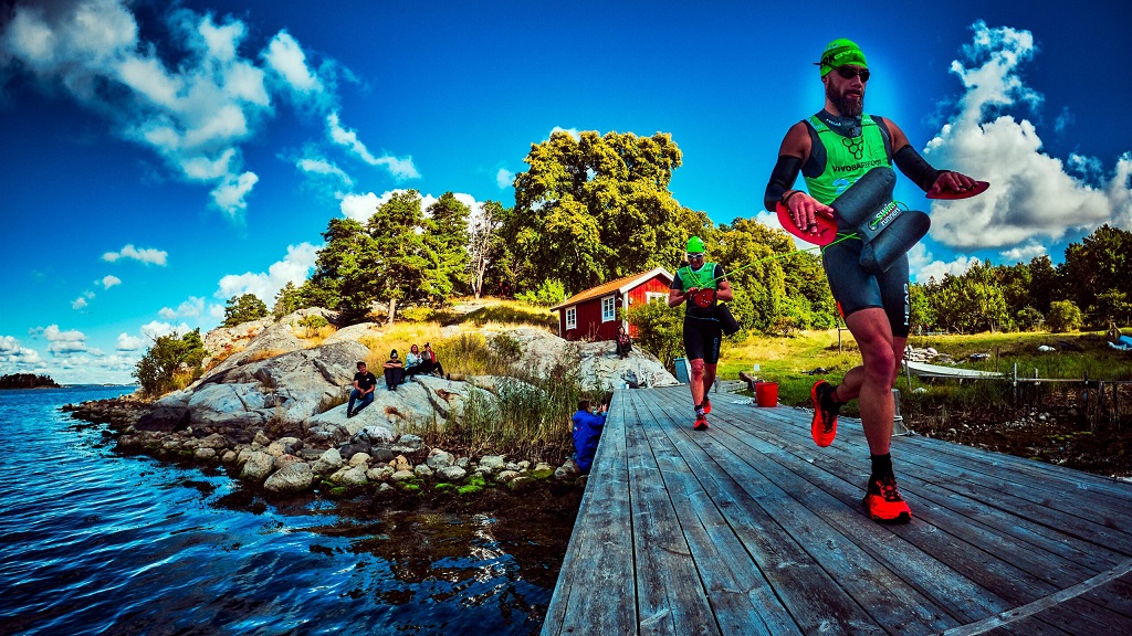 How long does it take to complete the Otillo Swimrun World Championship